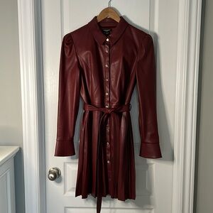 Beautiful & classic vegan leather dress - in wine red